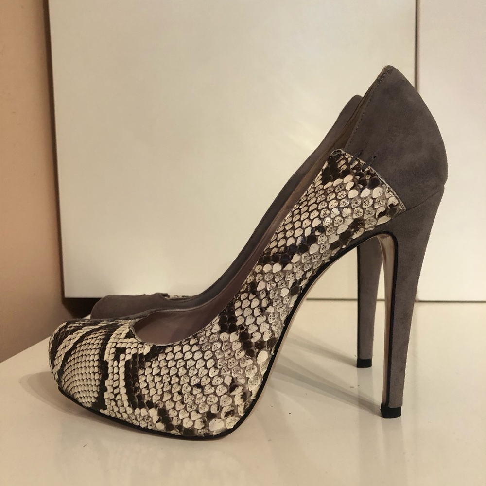 GIANNI MARRA Platform Snakeskin Scales Grey Suede Pump Y2K